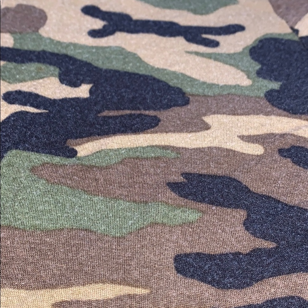 ATTICUTE~ Size S~Stretch Camo Shorty T-shirt ~ - Picture 10 of 10